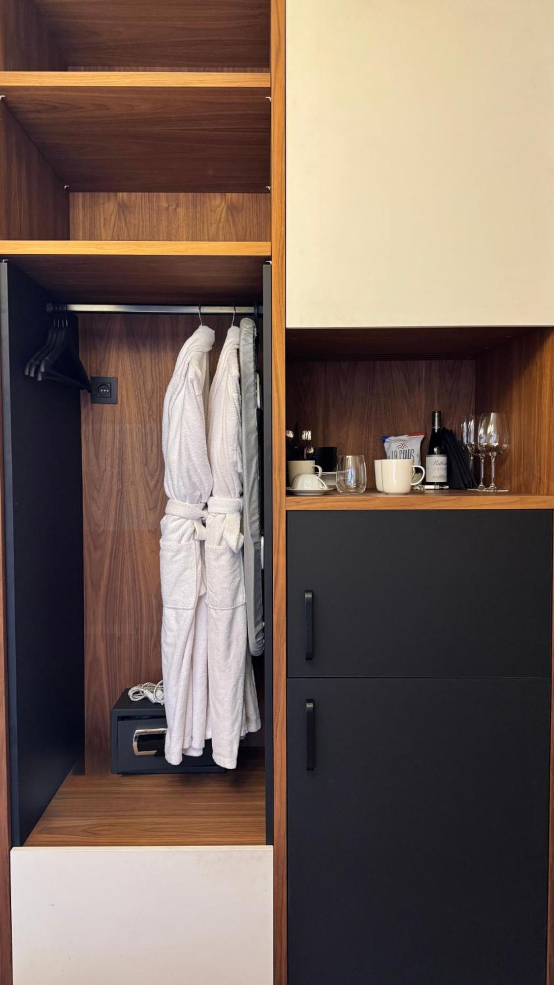 Mihotel Tour Rose Lyon Eksteriør bilde